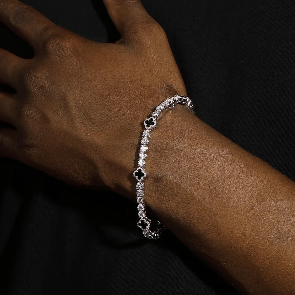 MOISSANITE MOTIF TRÈFLE 925 SILVER VVS1