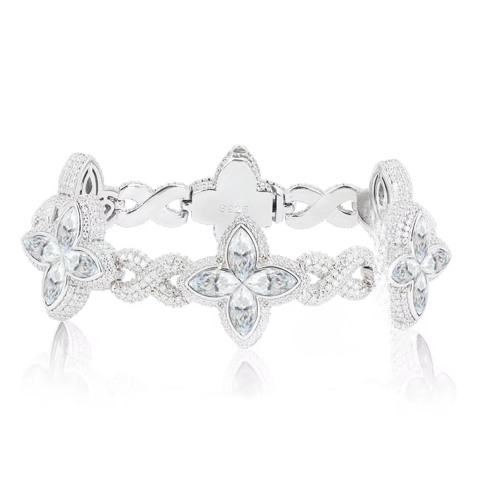 MOISSANITE BRACELET FERMOIR 4 FEUILLES